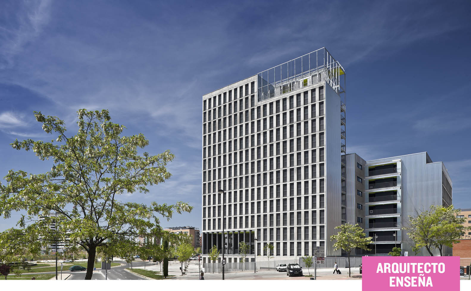 El arquitecto enseña su obra - 139 viviendas sociales en Las Retamas